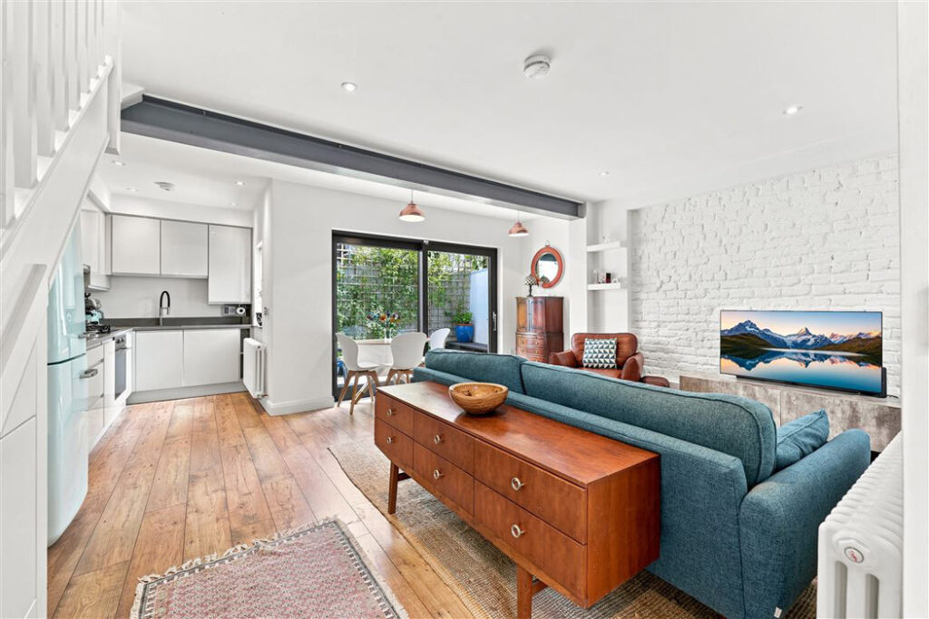 Tastefully designed Portobello two-bed townhouse, 635k 2 living room 5