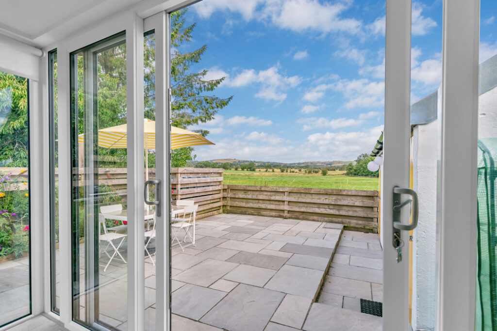 Ireland’s original interiors blogger is putting her lakeside home on the market for €394k 11 o