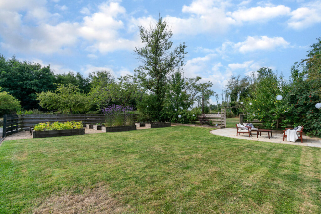 Ireland’s original interiors blogger is putting her lakeside home on the market for €394k 12 s