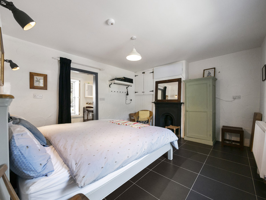 Riverside three-bed 1900s cottage in captivating setting, €350k 8 s 29