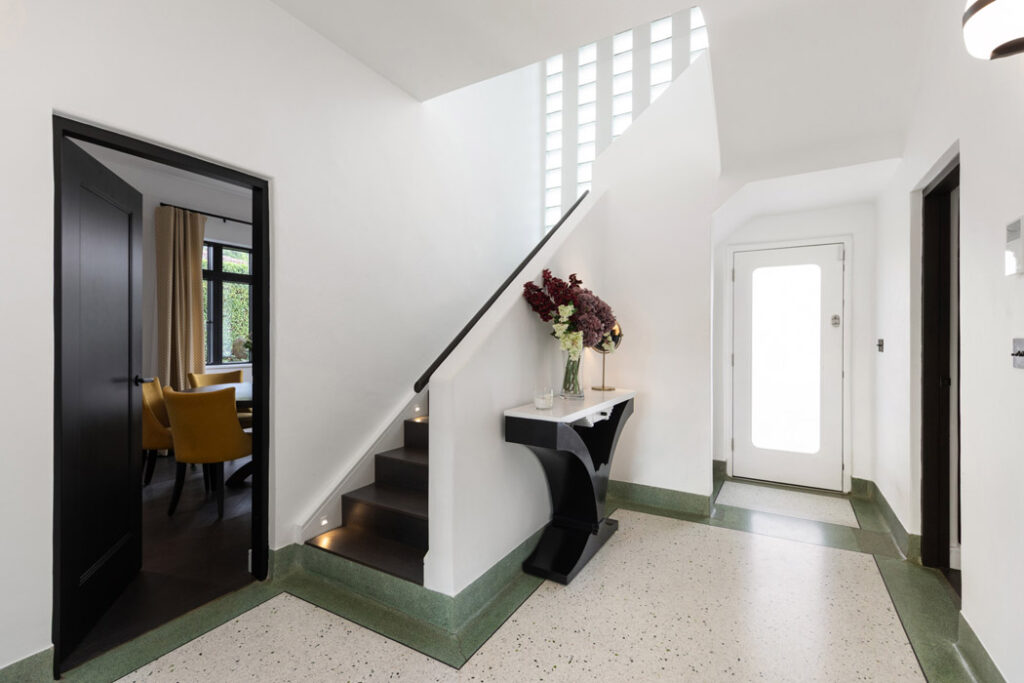 Deco
Foxrock