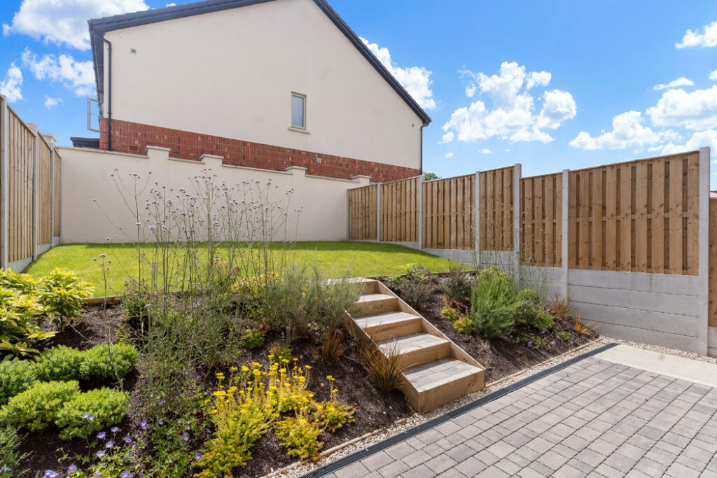 4 Bed Back Garden