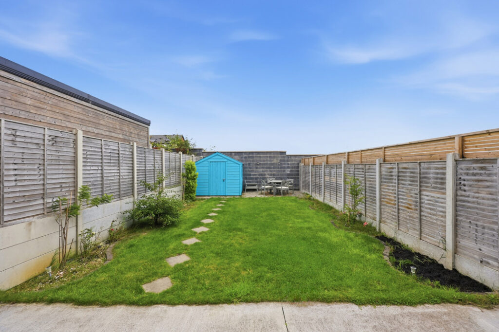 Well-connected four-bed D13 home within a 19-minute city centre commute 8 7N9A4816