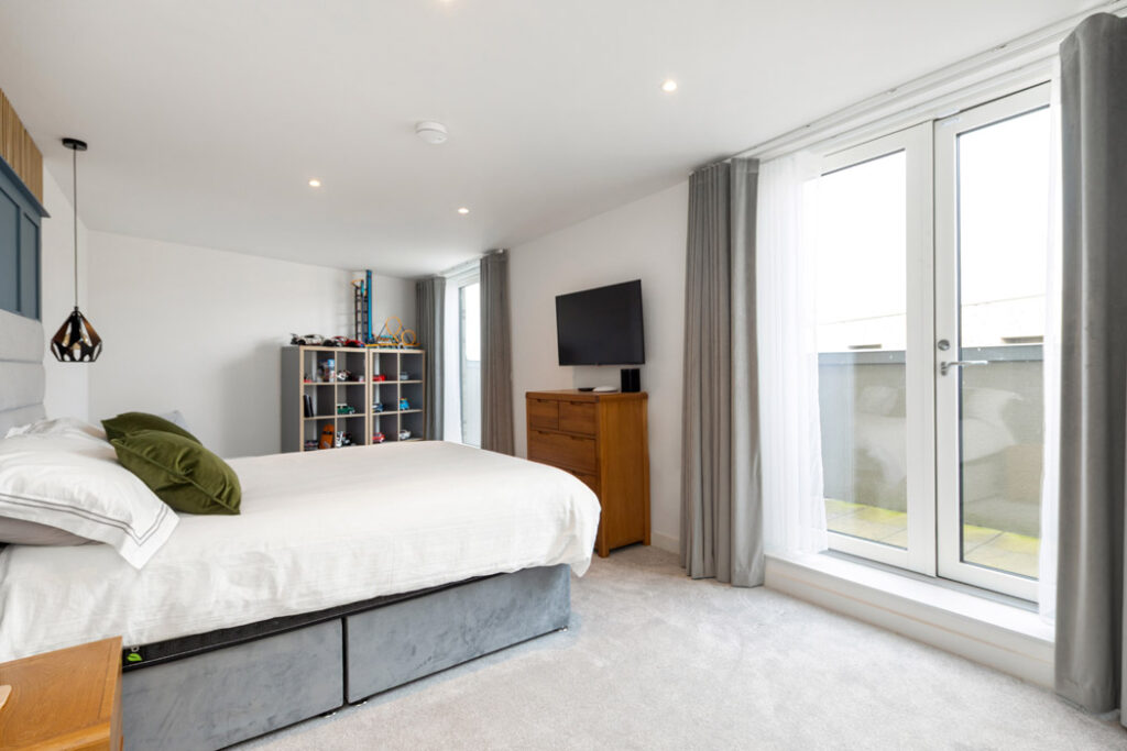 Egremont offers plenty of living space in a unique Killiney development 4 86624 R 1 0 8s9a3585