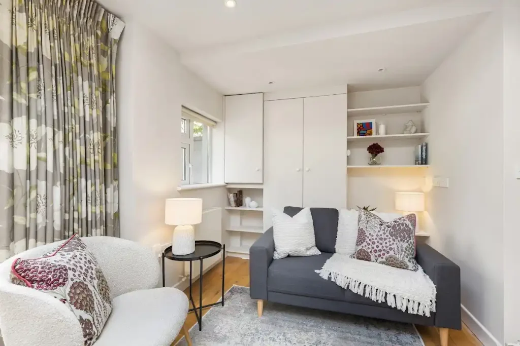 Brusna cottages living room pic 1