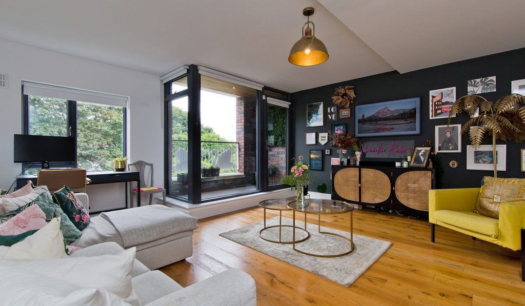 LIVING ROOM RIALTO HOUSE