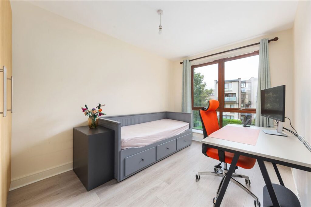 Living it large in D7 or family life in Adamstown for less than €380k 13 adams bed 2