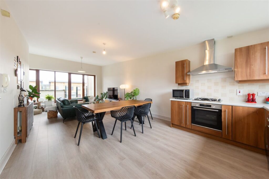 Living it large in D7 or family life in Adamstown for less than €380k 9 adms open plan living