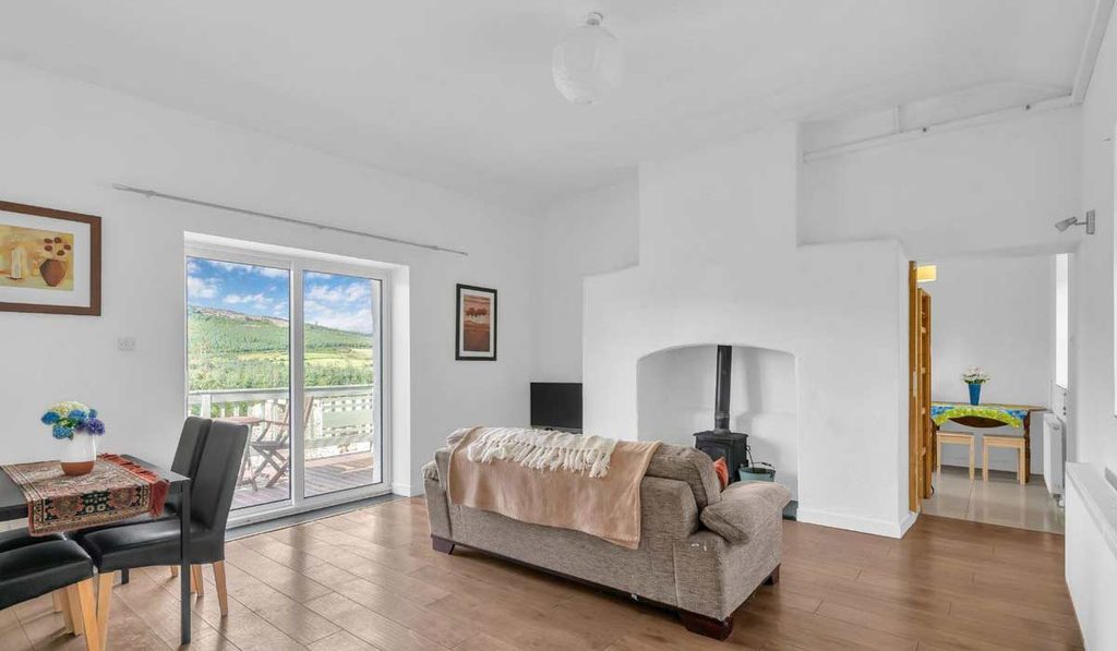 athdown cottage living room