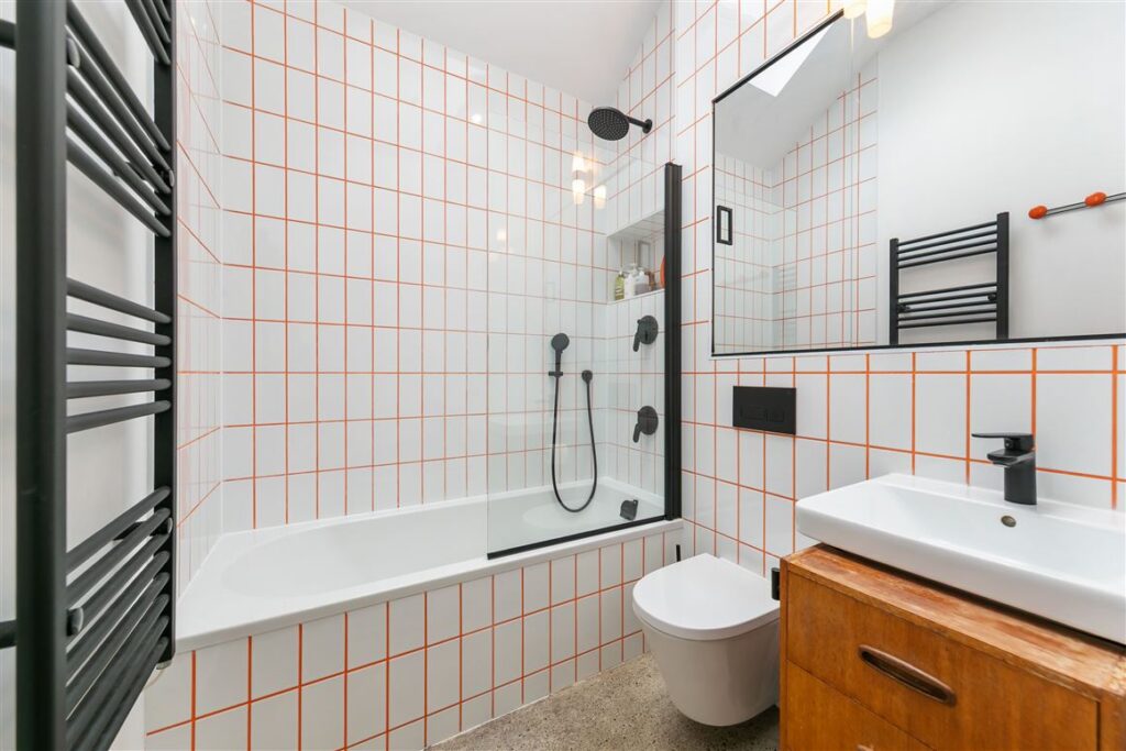 Bright, beautifully renovated two-bedroom period home in the heart of Portobello 5 bathroom 1