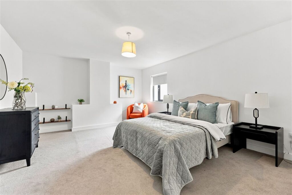 Is €800k for a three-bed East Wall's most ambitious asking price yet? 8 bed 2 1
