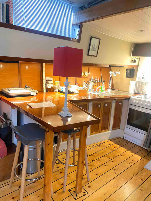 breakfast bar