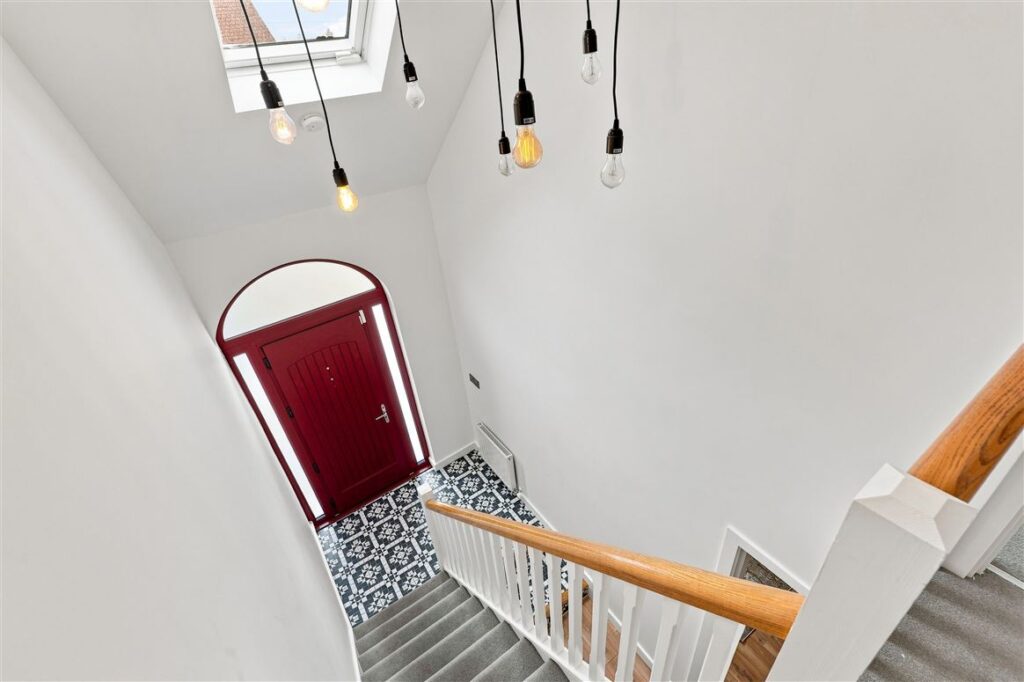 Is €800k for a three-bed East Wall's most ambitious asking price yet? 2 double height hall