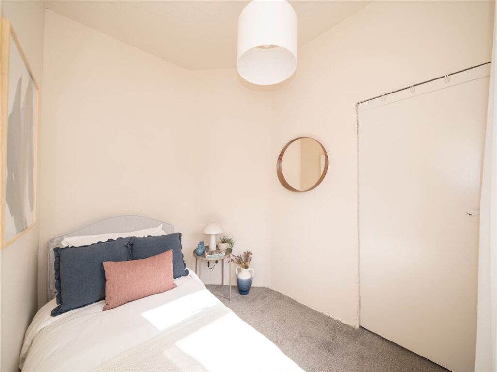 front bedroom 2