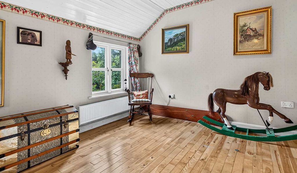 hobby horse room