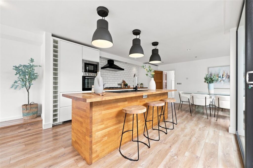Is €800k for a three-bed East Wall's most ambitious asking price yet? 5 kitchen and island