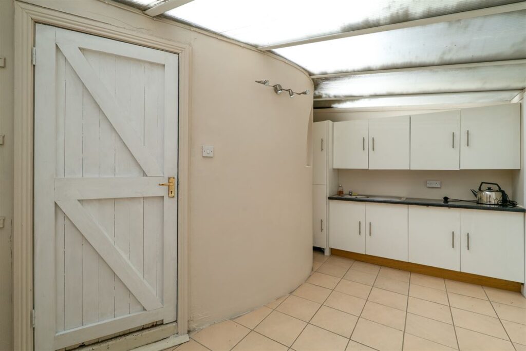 laundry area 2