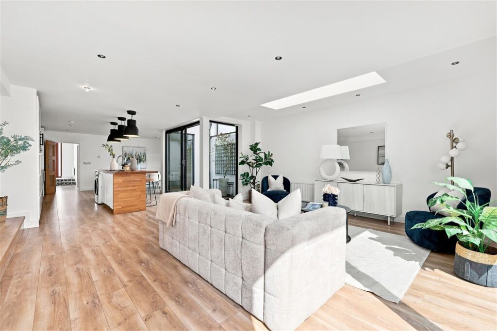 Is €800k for a three-bed East Wall's most ambitious asking price yet? 6 living to kitchen