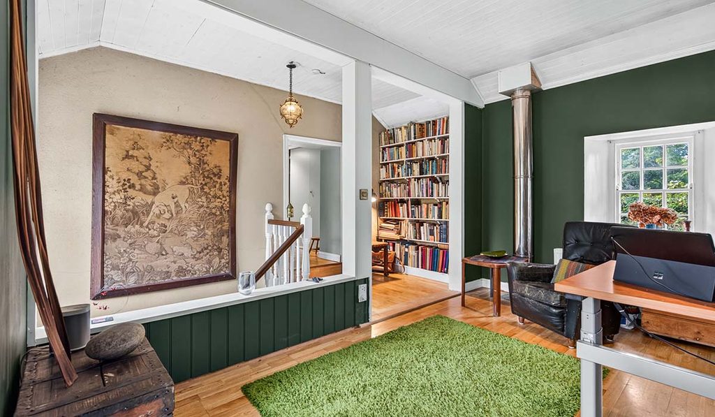 rockview house library and landing