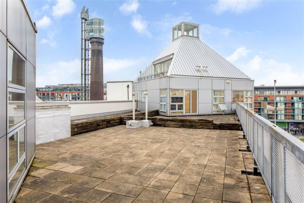 Living it large in D7 or family life in Adamstown for less than €380k 7 smith private terraces
