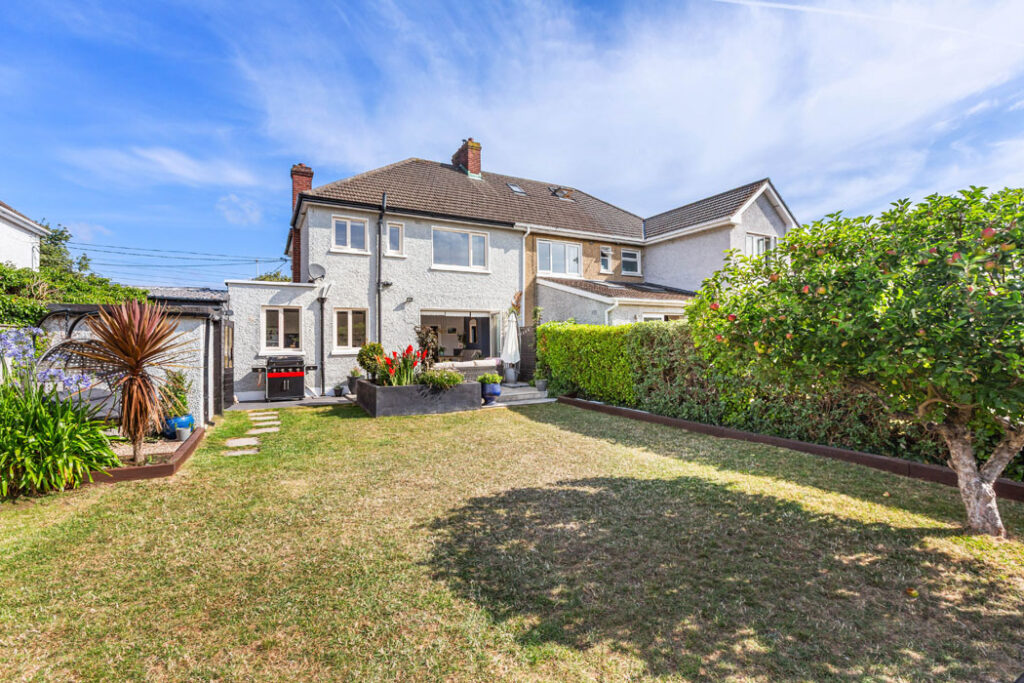 3-bed semi, mountain views and south-facing back garden in D14 12 91010 R 1 0 kp9a5062