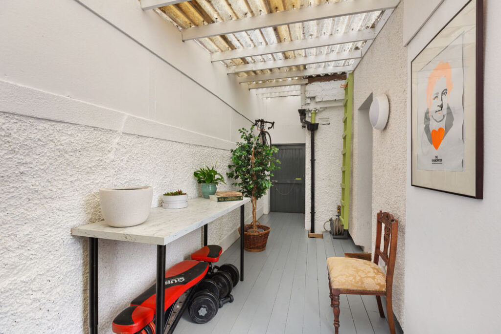 3-bed semi, mountain views and south-facing back garden in D14 7 91010 R 1 0 kp9a5163