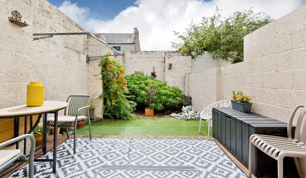 96977 R 1 Garden