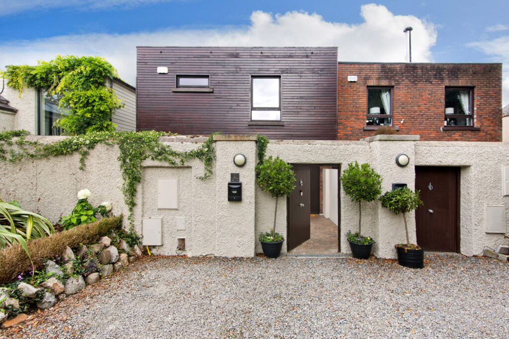 Smartly designed two-bed Dun Laoghaire mews with private & communal garden, €695k 1 Dun Laoghaire mews