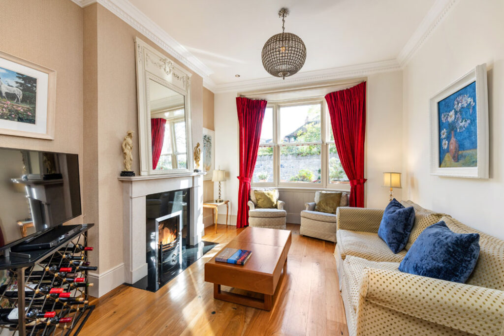 Artsy three-bed late Edwardian in Glasnevin with views of the Botanic Gardens glasshouses 3 98363 R 1 6L7A6517