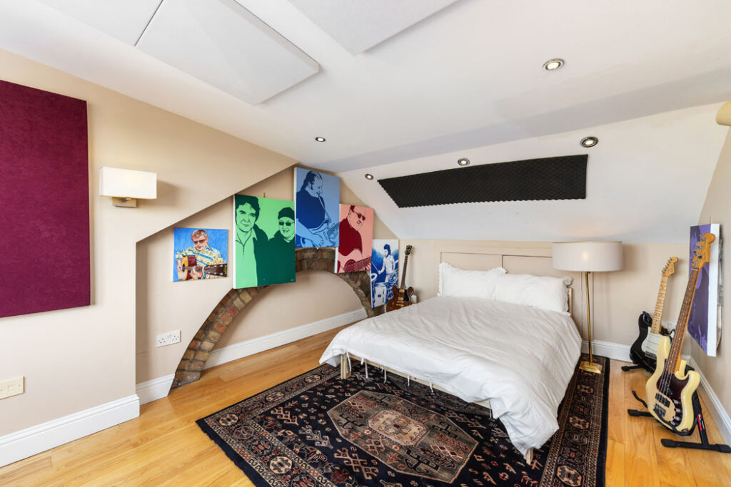 Artsy three-bed late Edwardian in Glasnevin with views of the Botanic Gardens glasshouses 10 98363 R 1 6L7A6593