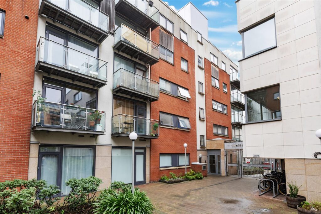 What can €395k buy you in Dublin, Lucan and Bray? 19 Barbazon D8 exterior