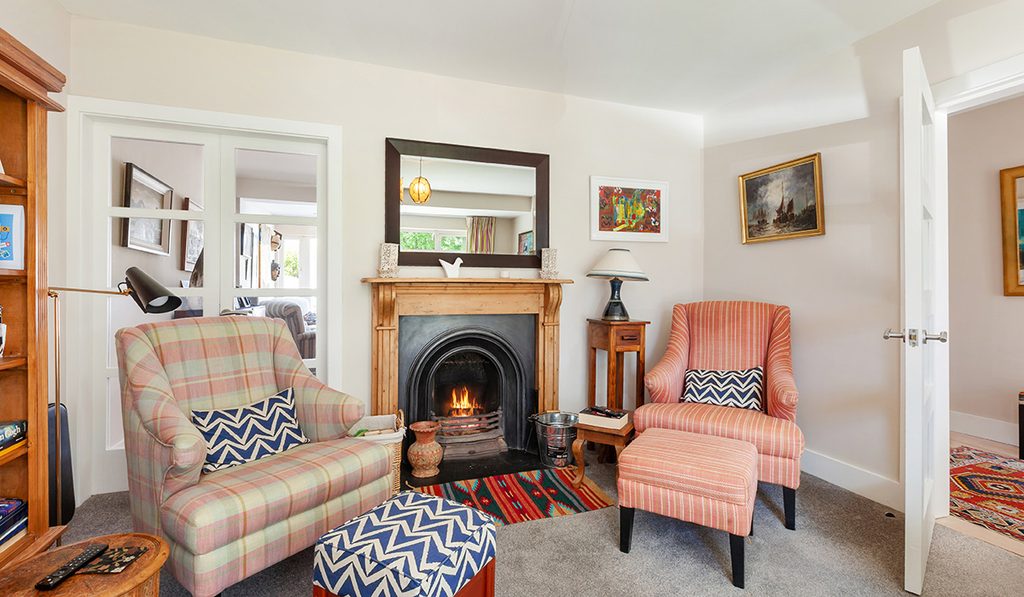 Renovated family three-bed in a Sutton American-style estate 3 bayside living fire 1
