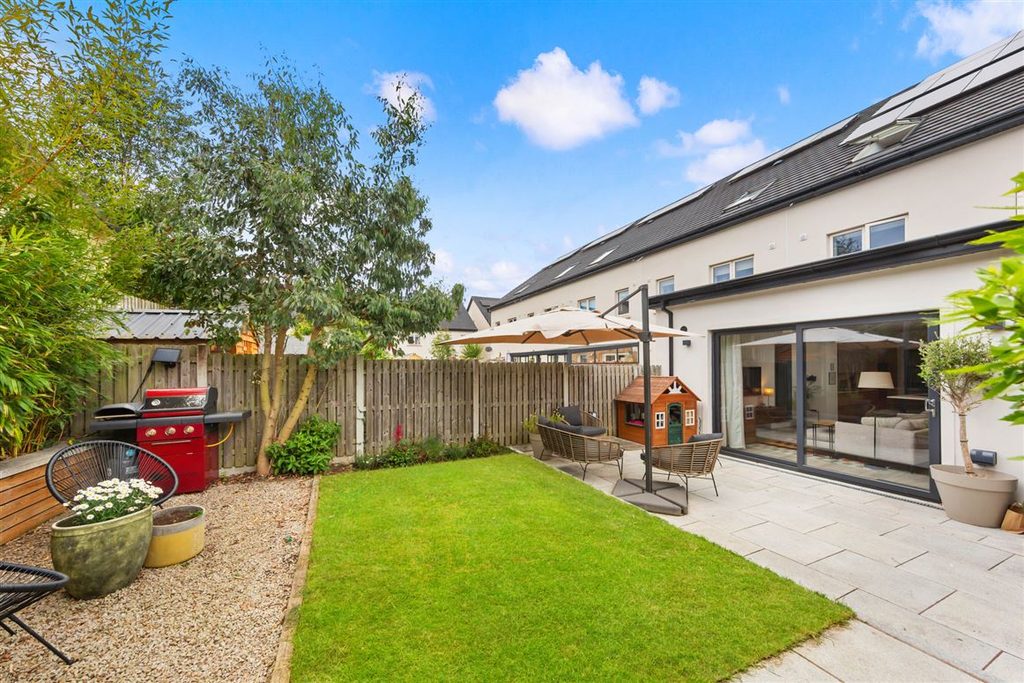 shackleton back garden and patio